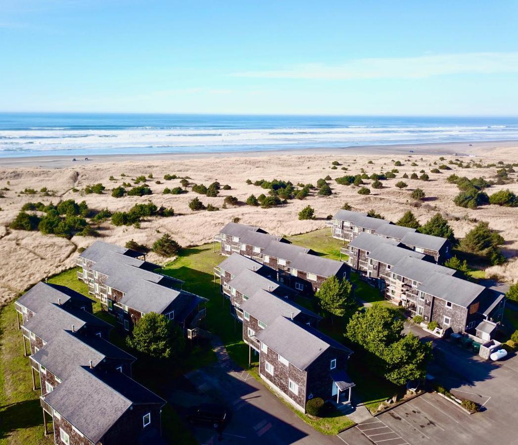Lighthouse Oceanfront Resort Long Beach Bagian luar foto