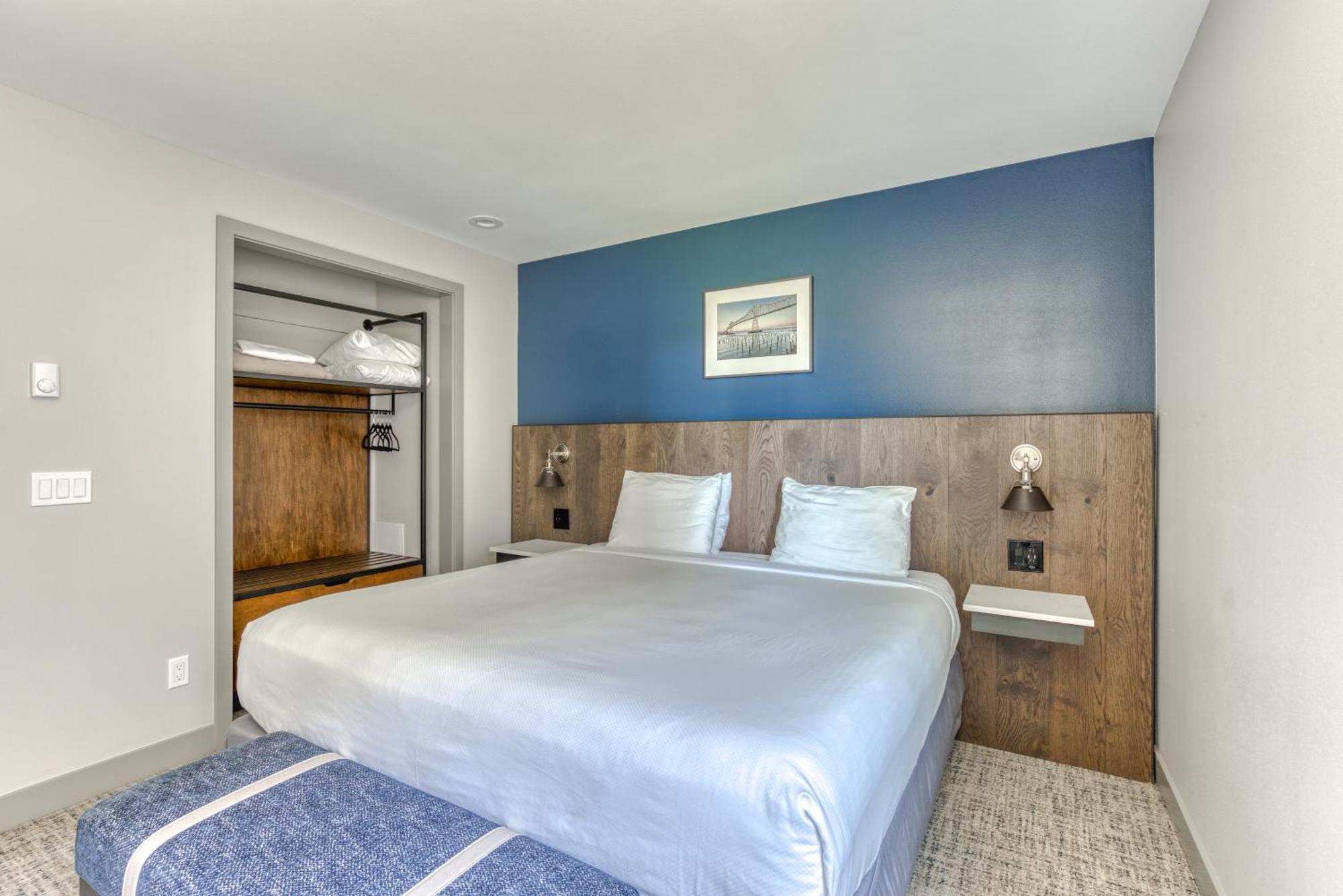 Lighthouse Oceanfront Resort Long Beach Bagian luar foto