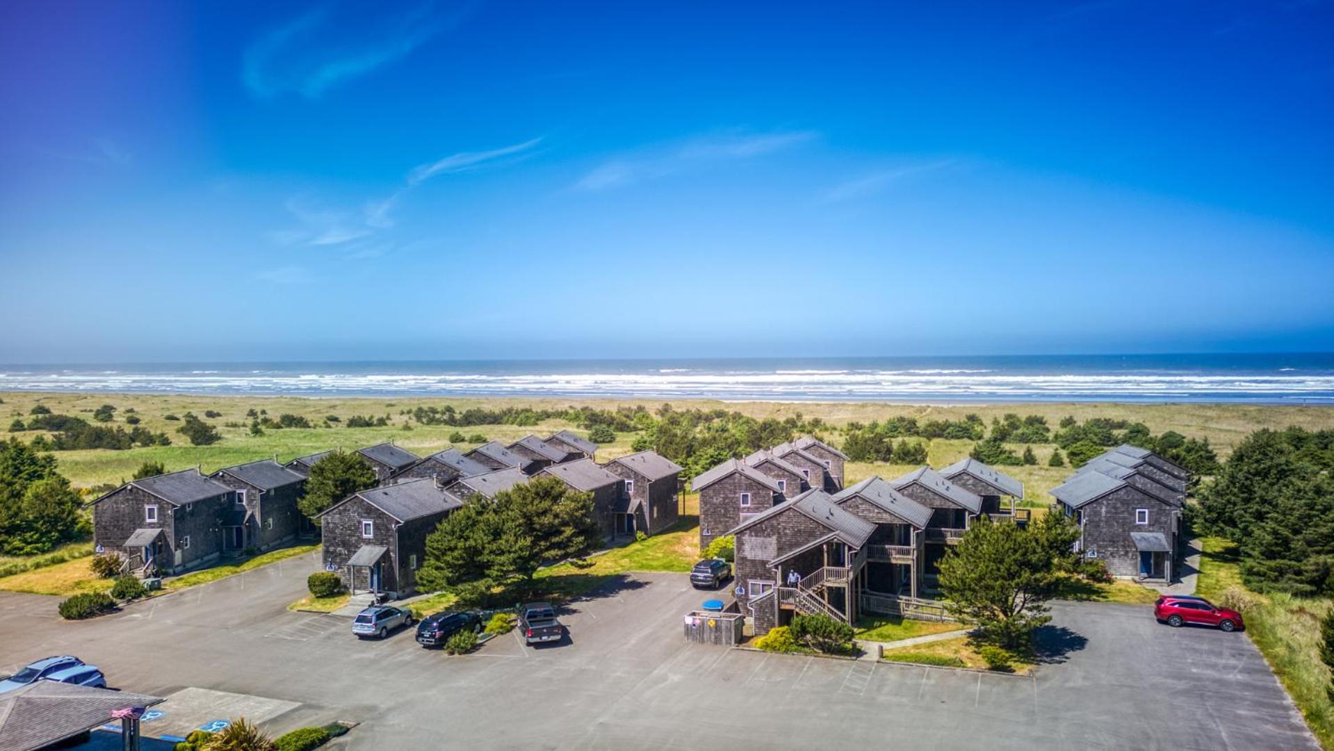Lighthouse Oceanfront Resort Long Beach Bagian luar foto